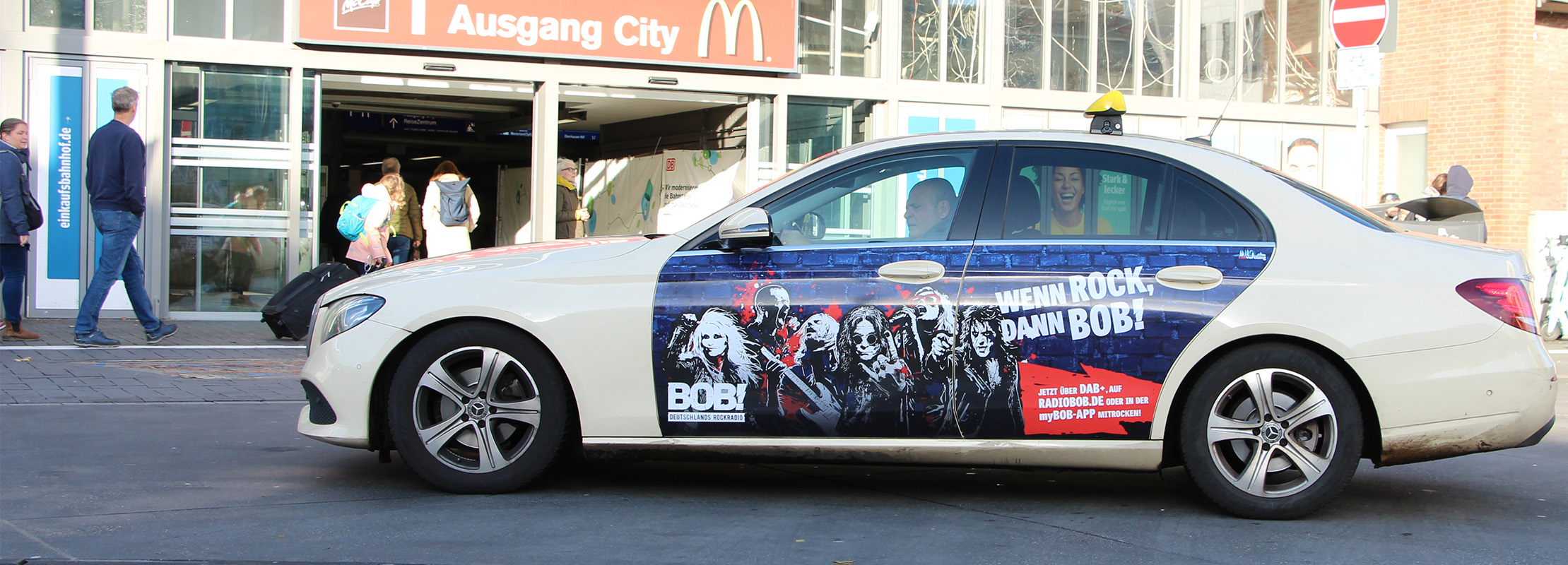 Taxiwerbung in Duisburg