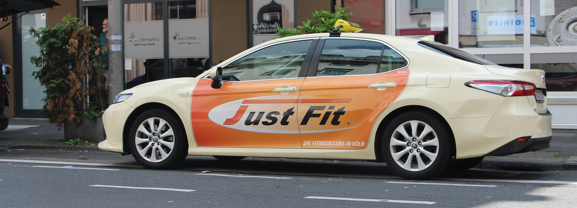 Taxiwerbung in Köln